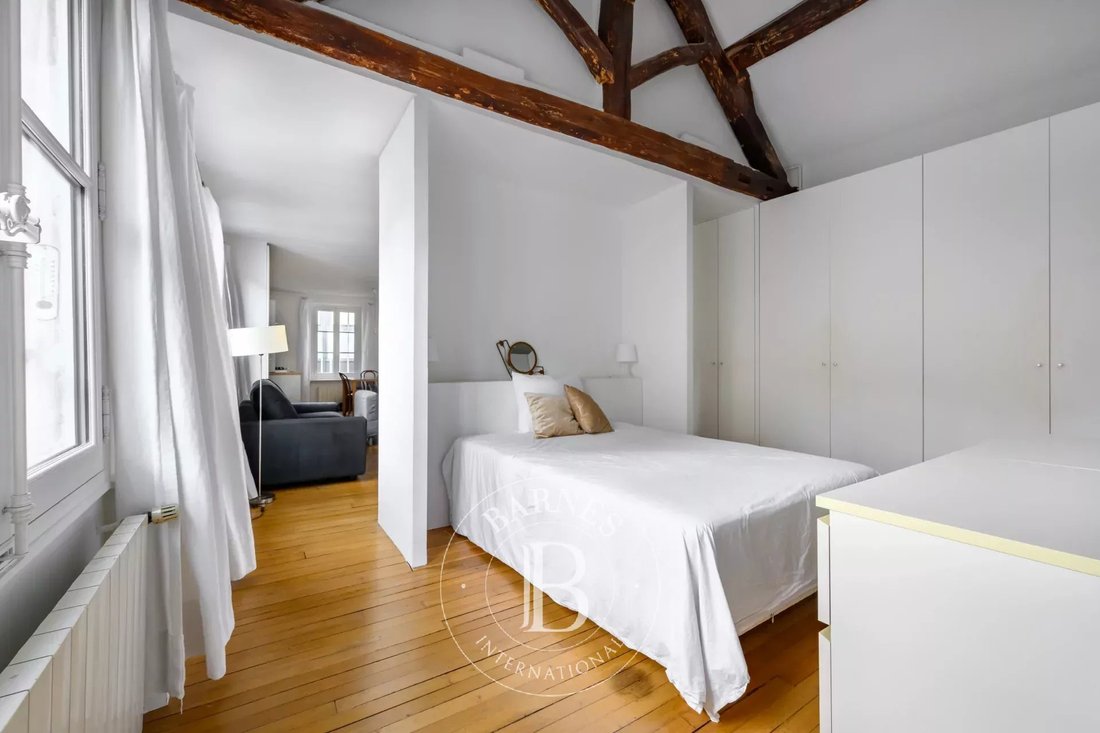 Apartment in Palais Royal, Paris 1er Arrondissement, Paris 4 - 18038229