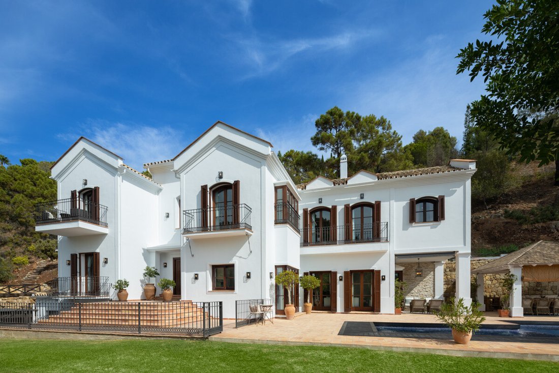 Villa in El Madroñal, Benahavis, Spain 1 - 18036151