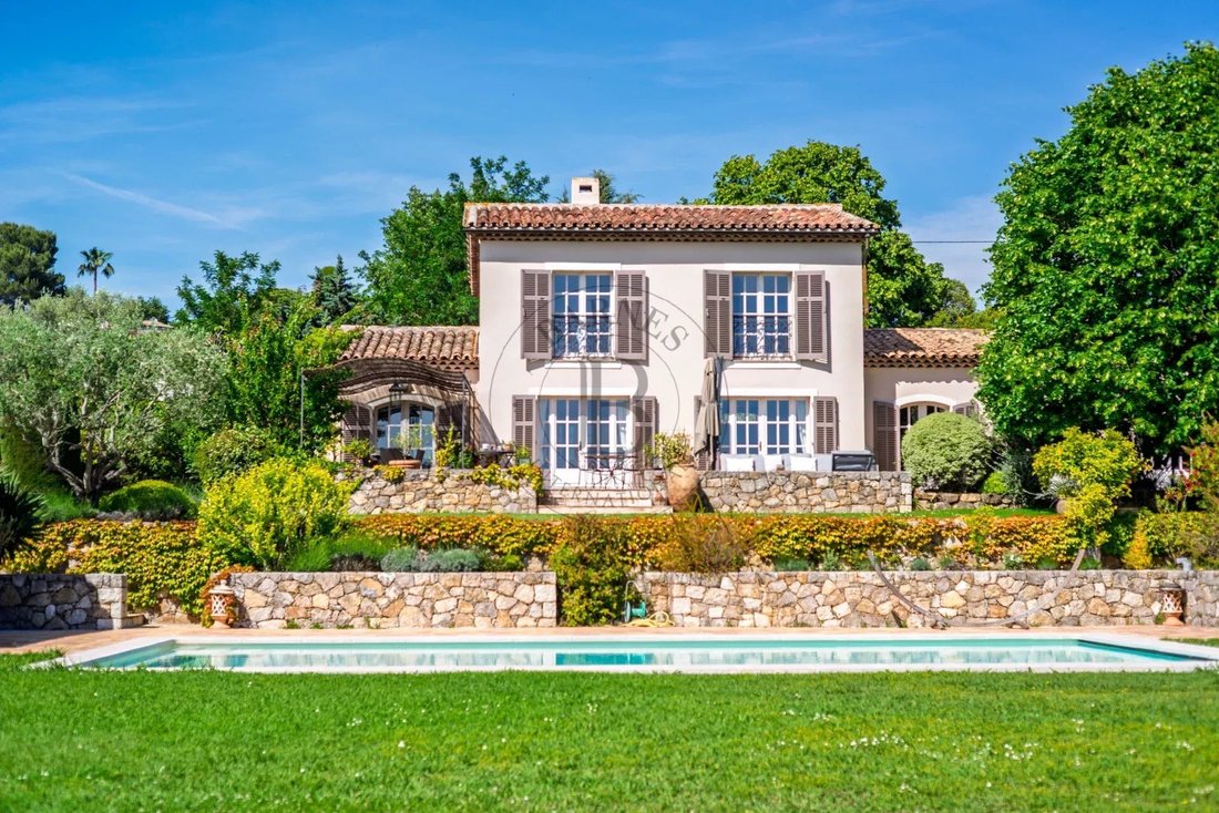 Villa in Mougins, Provence-Alpes-Côte d'Azur, France 3 - 18000726