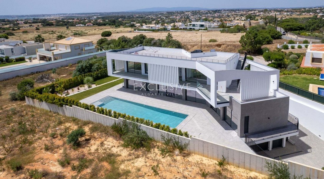 Villa in Olhos de Agua, Algarve, Portugal 1 - 16569129