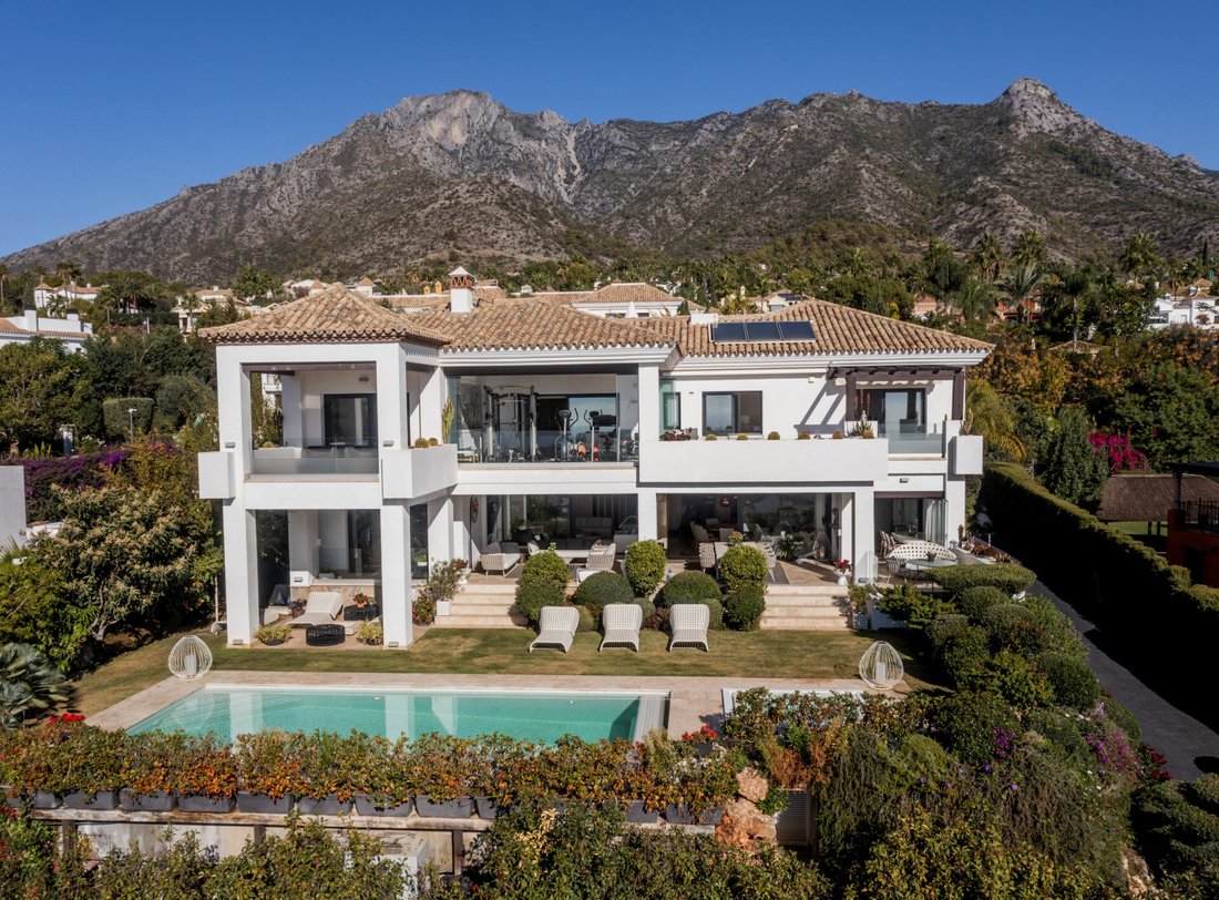 Villa in Sierra Blanca, Marbella, Spain 1 - 13593118