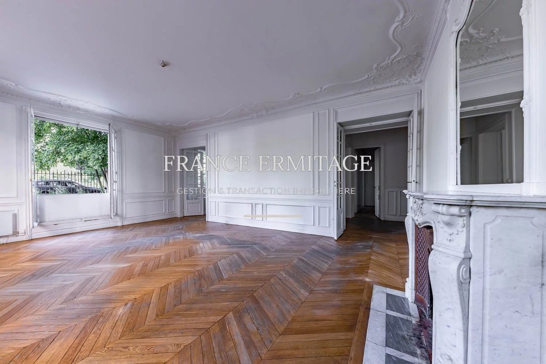 Apartment in Porte Dauphine, Paris 16e Arrondissement, Paris 5 - 18035976