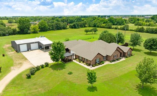 House in Sumner, Texas, United States 1