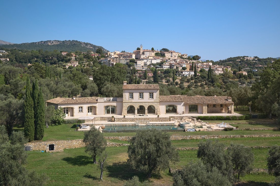 House in Châteauneuf-Grasse, Provence-Alpes-Côte d'Azur, France 1 - 18042450