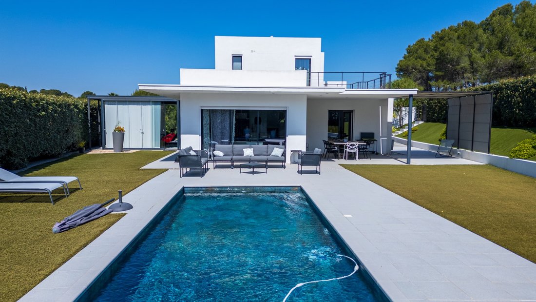 Villa in Aiguebonne, Saint-Raphaël, France 2 - 17866572
