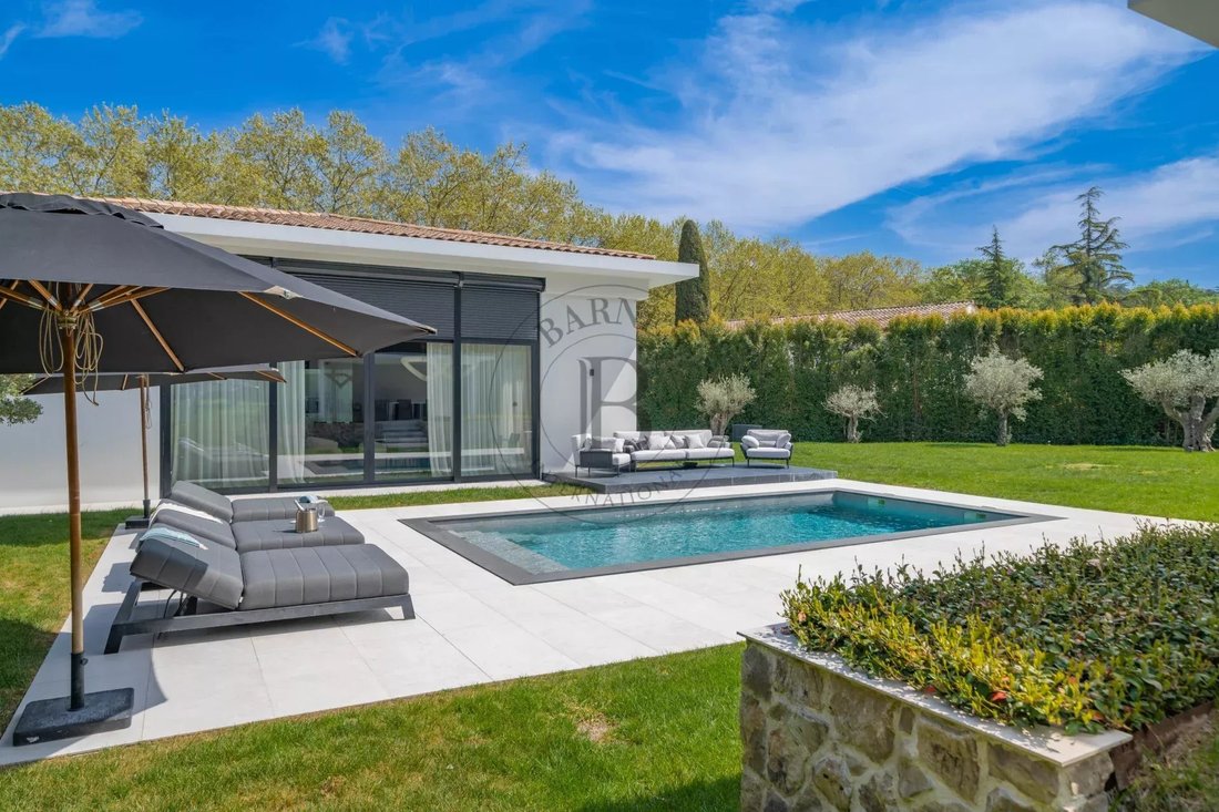 Villa in Mougins, Provence-Alpes-Côte d'Azur, France 3 - 17845843