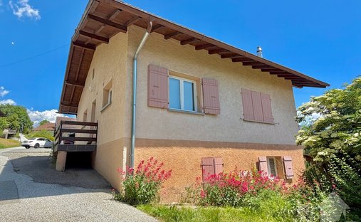 House in Arbaz, Valais, Switzerland 1