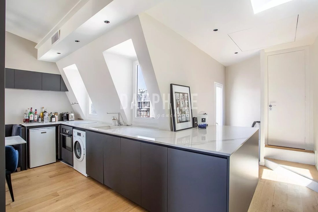 Apartment in Saint Thomas d'Aquin, Paris 7e Arrondissement, Paris 5 - 18047313