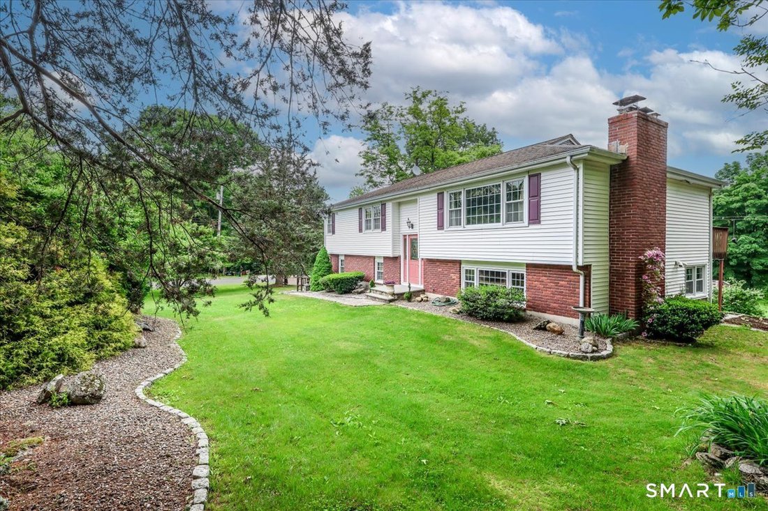 House in Shelton, Connecticut, United States 2 - 18041317