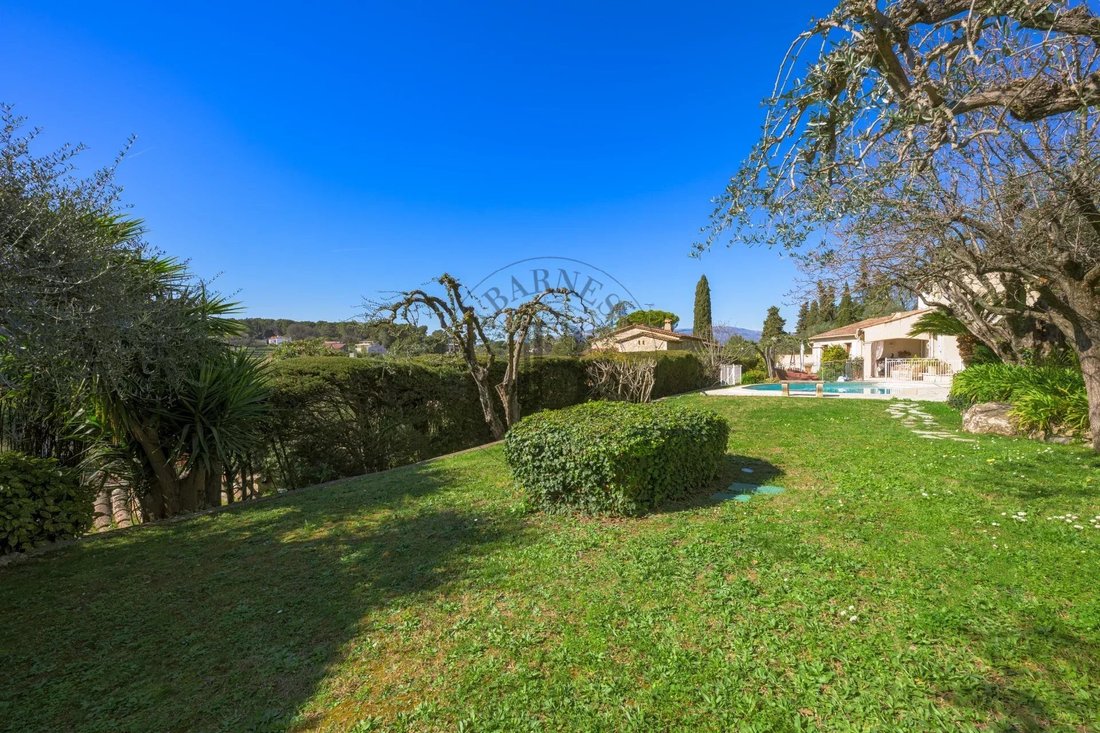 Villa in Mougins, Provence-Alpes-Côte d'Azur, France 2 - 17442401