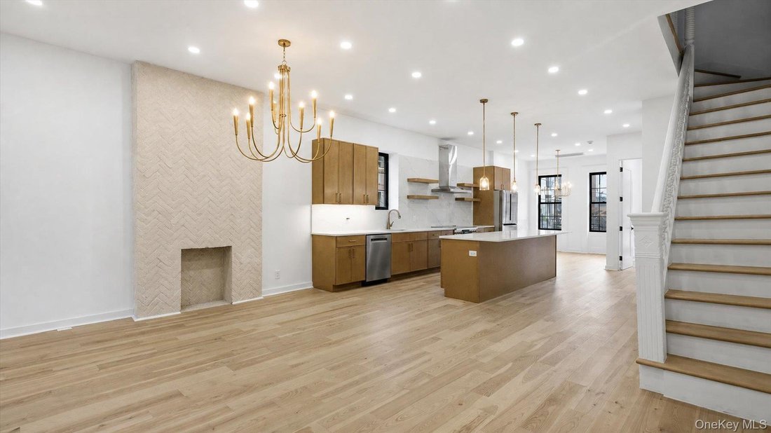 House in New York, New York, United States 4 - 18042461