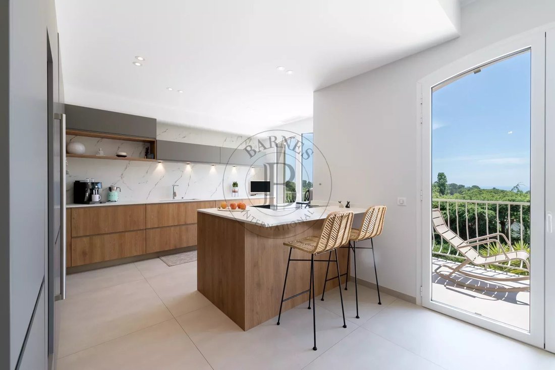 Villa in Mougins, Provence-Alpes-Côte d'Azur, France 2 - 17042807