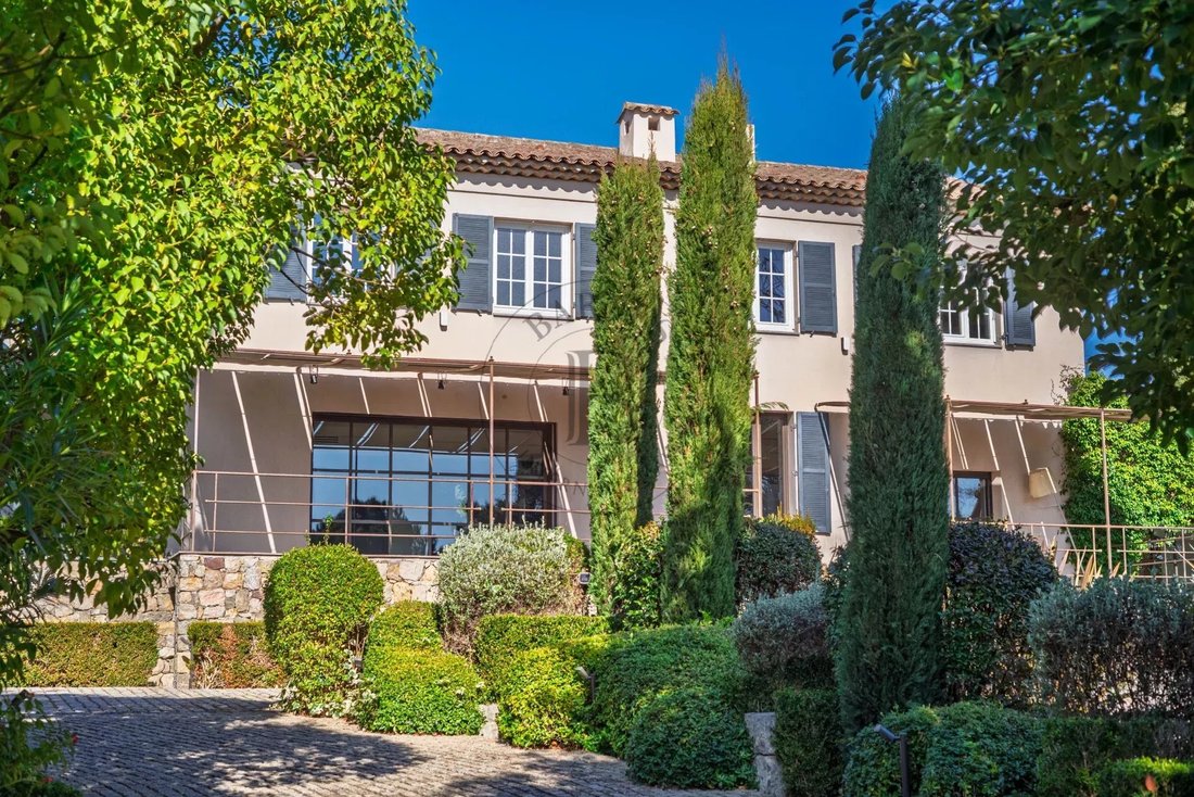 Villa in Mougins, Provence-Alpes-Côte d'Azur, France 1 - 17039104