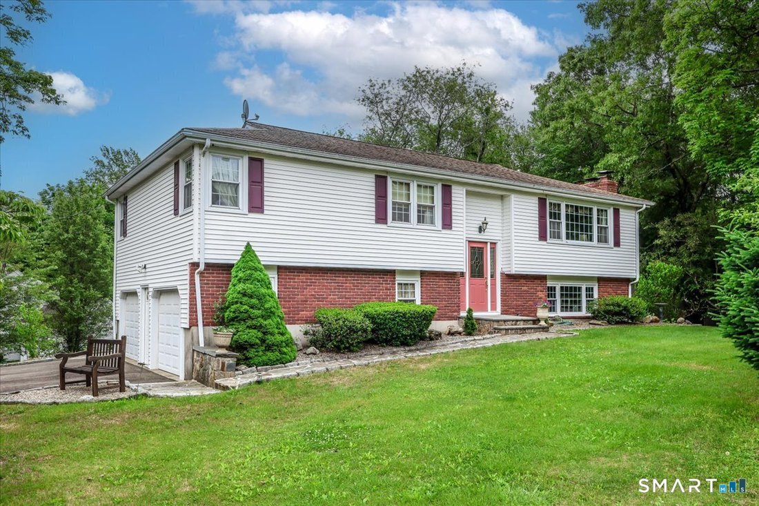 House in Shelton, Connecticut, United States 1 - 18041317