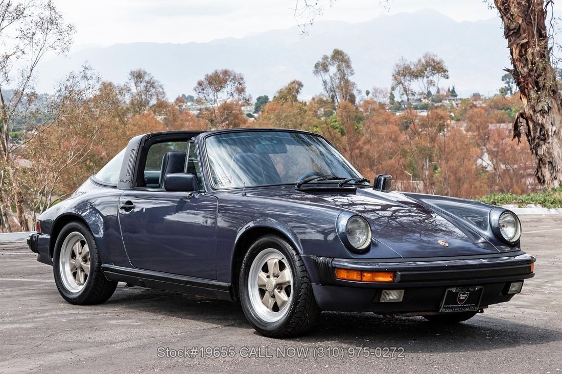 Porsche Carrera in Los Angeles, CA 1 - 18051092