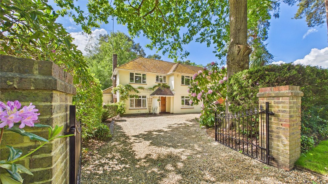 Haus in Crawley Hill, Surrey Heath, England 1 - 18036234