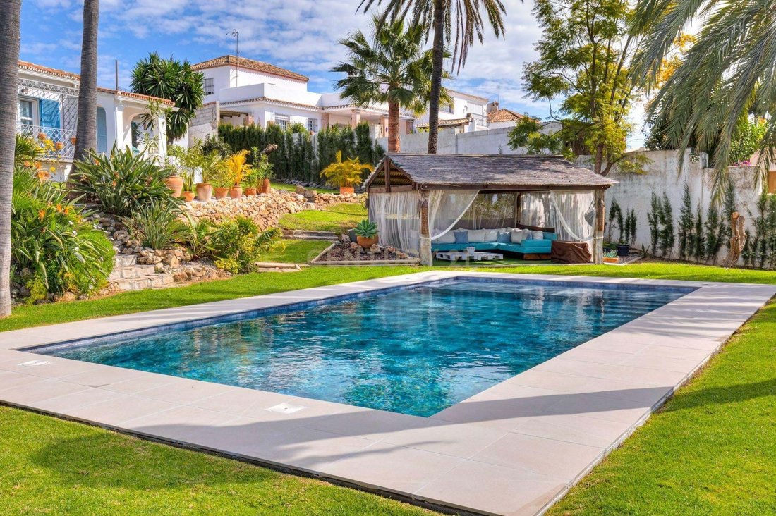 Villa in San Pedro de Alcantara, Andalusia, Spain 1 - 15522101