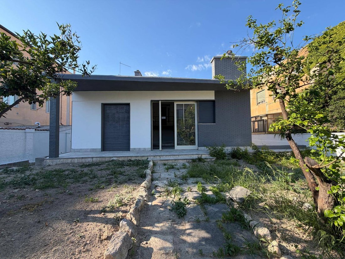 Villa in San Benedetto, Cagliari, Sardinia 2 - 18043037