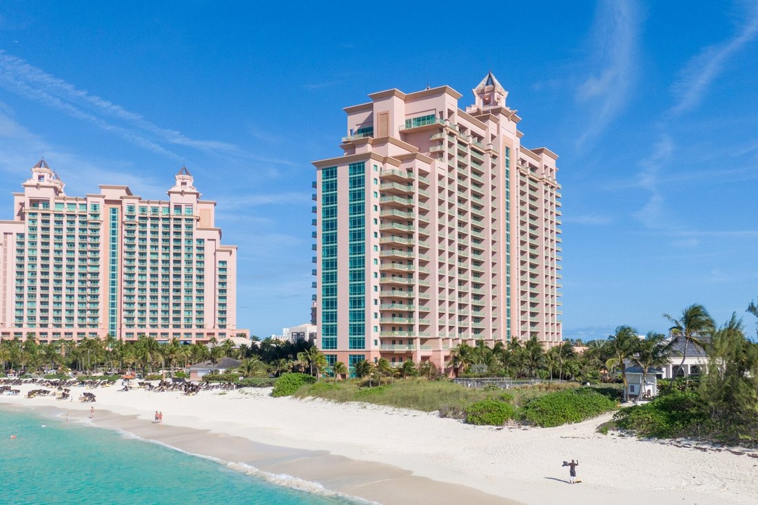 Condo in Paradise Island, New Providence, The Bahamas 1 - 18039946