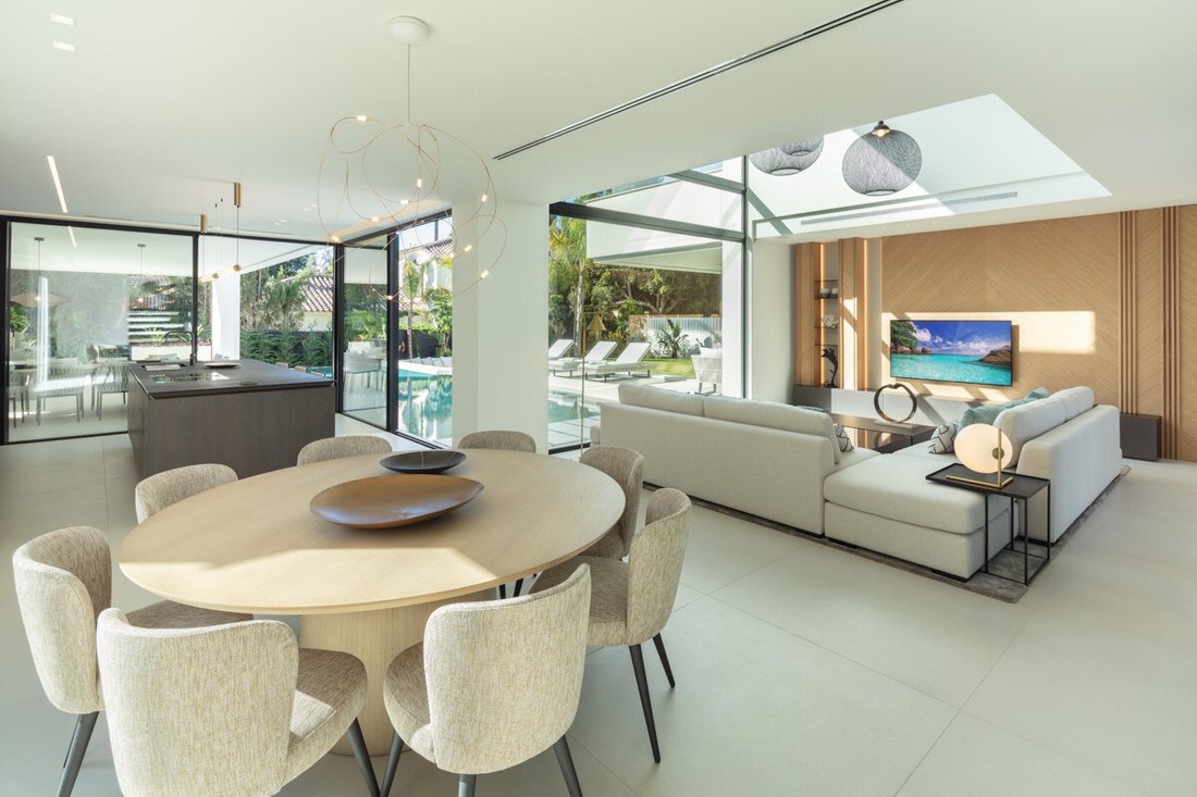 Villa in Nueva Andalucia, Marbella, Spain 4 - 18044538