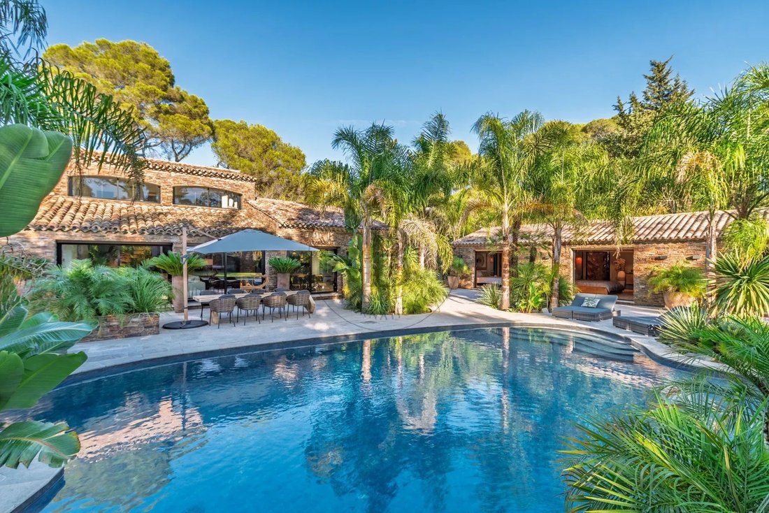 Villa in Mougins, Provence-Alpes-Côte d'Azur, France 1 - 17042800