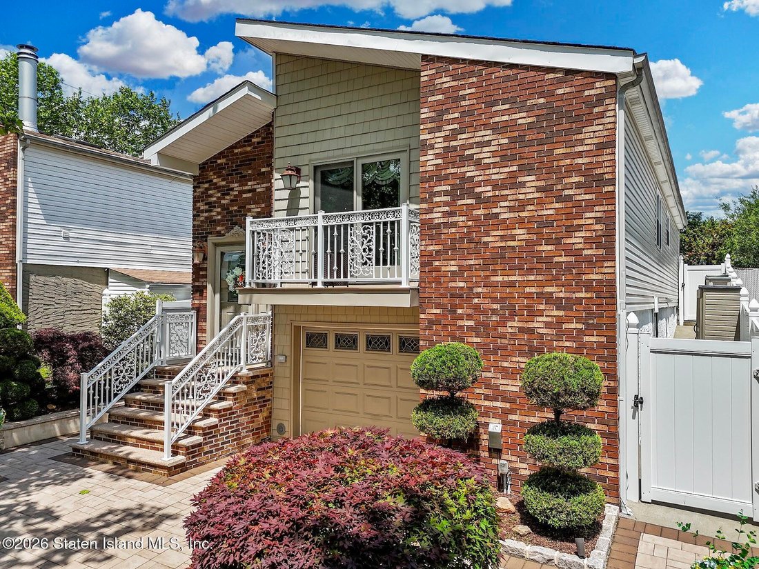 House in New York, New York, United States 2 - 18040047