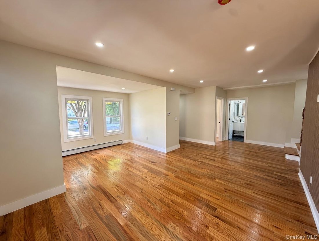House in New York, New York, United States 1 - 17969034