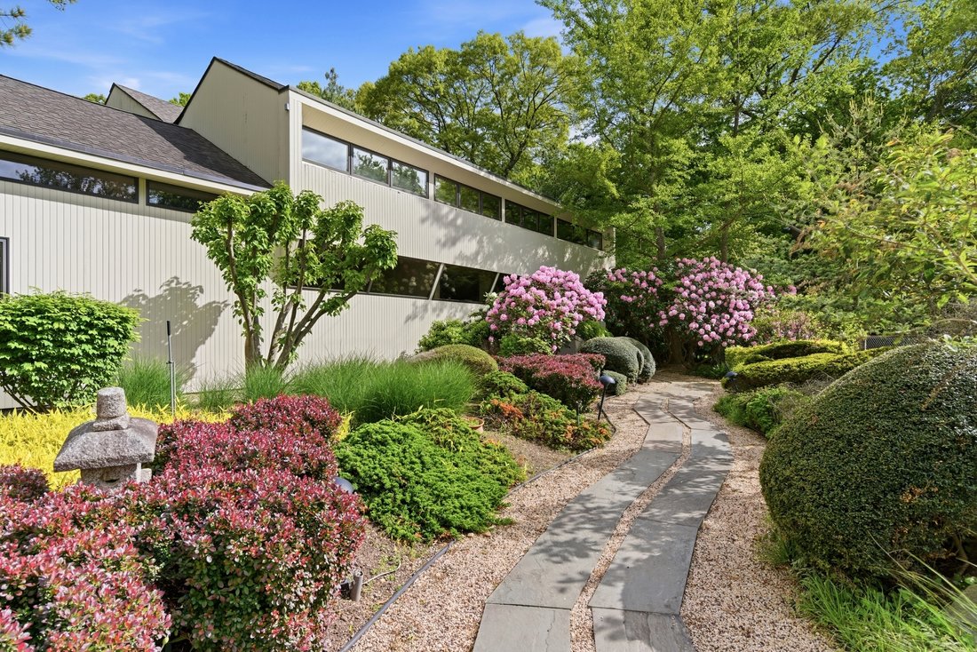 House in Old Westbury, New York, United States 2 - 18037678