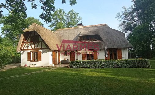 House in Asnières-sur-Oise, Ile-de-France, France 1