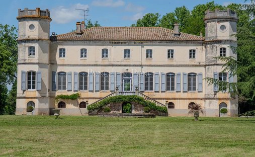 Castle in Saint-Sulpice-la-Pointe, Occitania, France 1