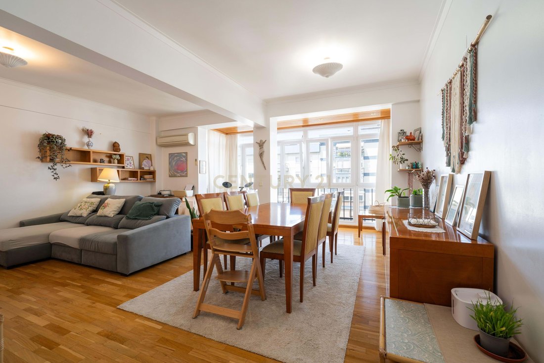 Apartment in Carnaxide e Queijas, Lisbon, Portugal 5 - 18037971