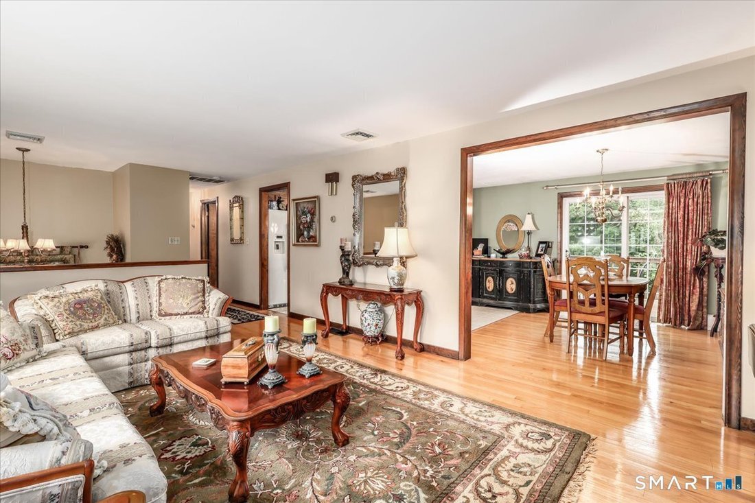 House in Shelton, Connecticut, United States 5 - 18041317