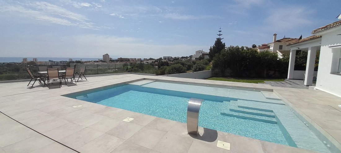 Villa in Churriana (District), Malaga, Spain 1 - 18038010