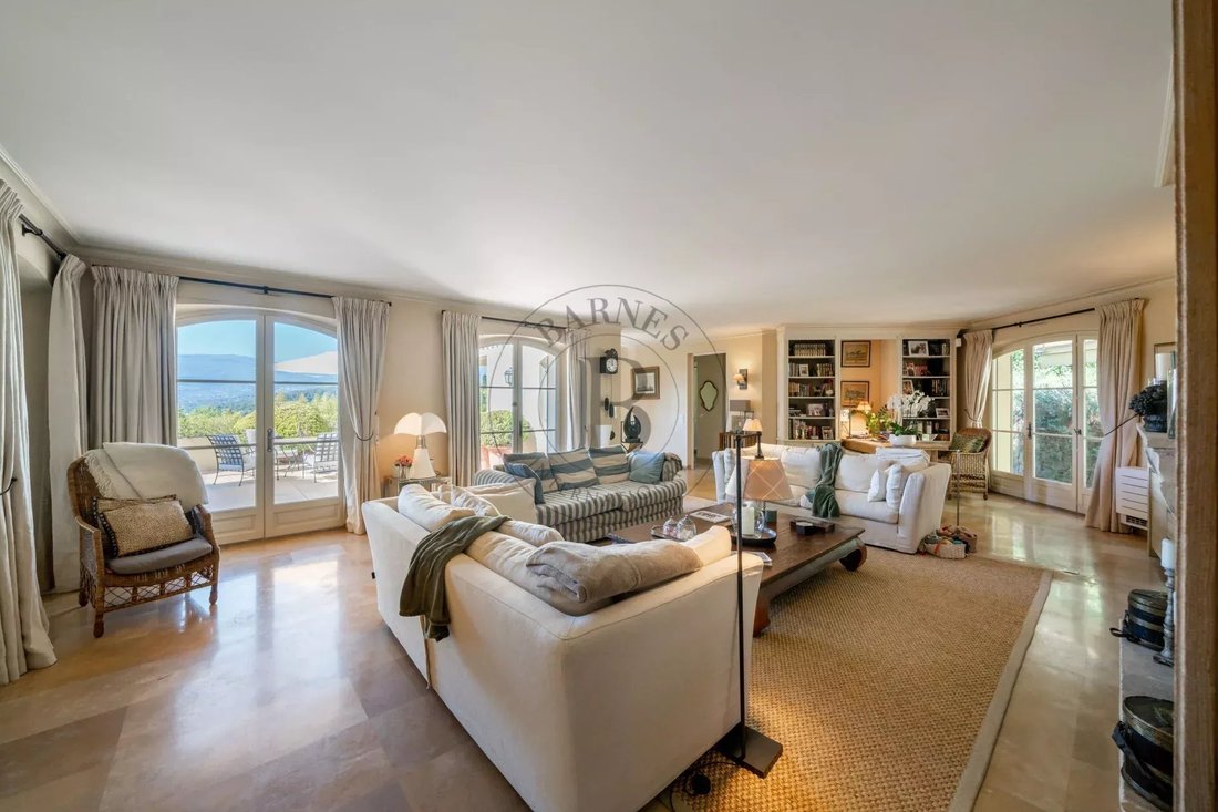 House in Mougins, Provence-Alpes-Côte d'Azur, France 3 - 17965809