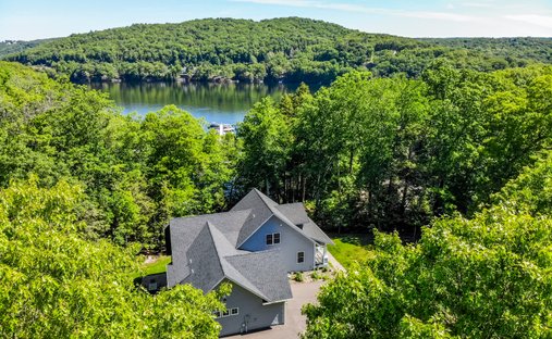 House in Monroe, Connecticut, United States 1