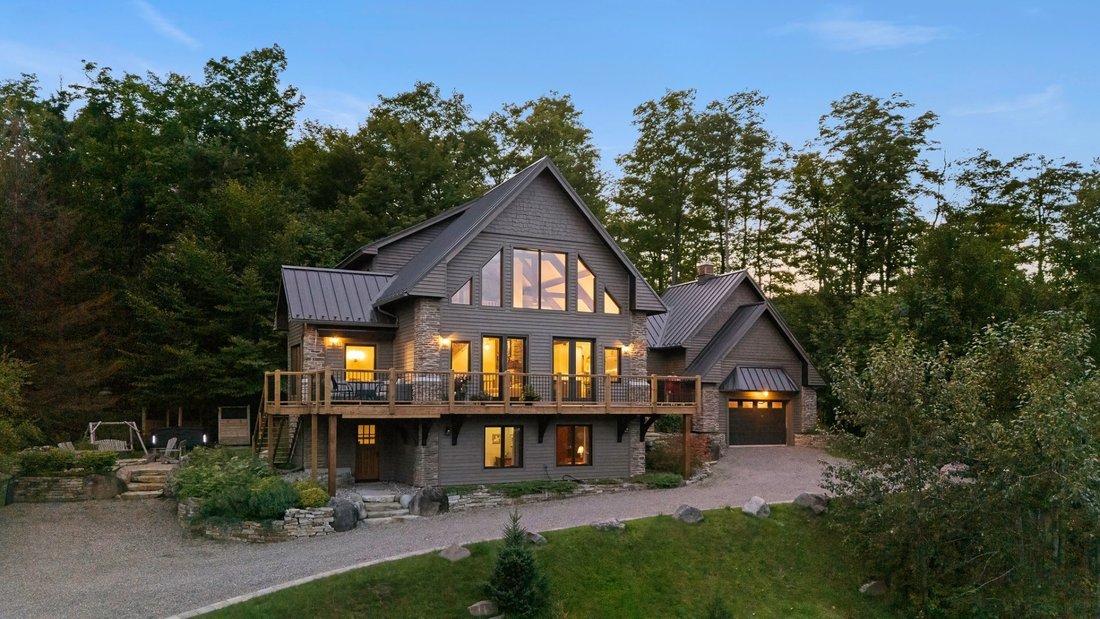 House in Mont-Tremblant, Quebec, Canada 1 - 17264065