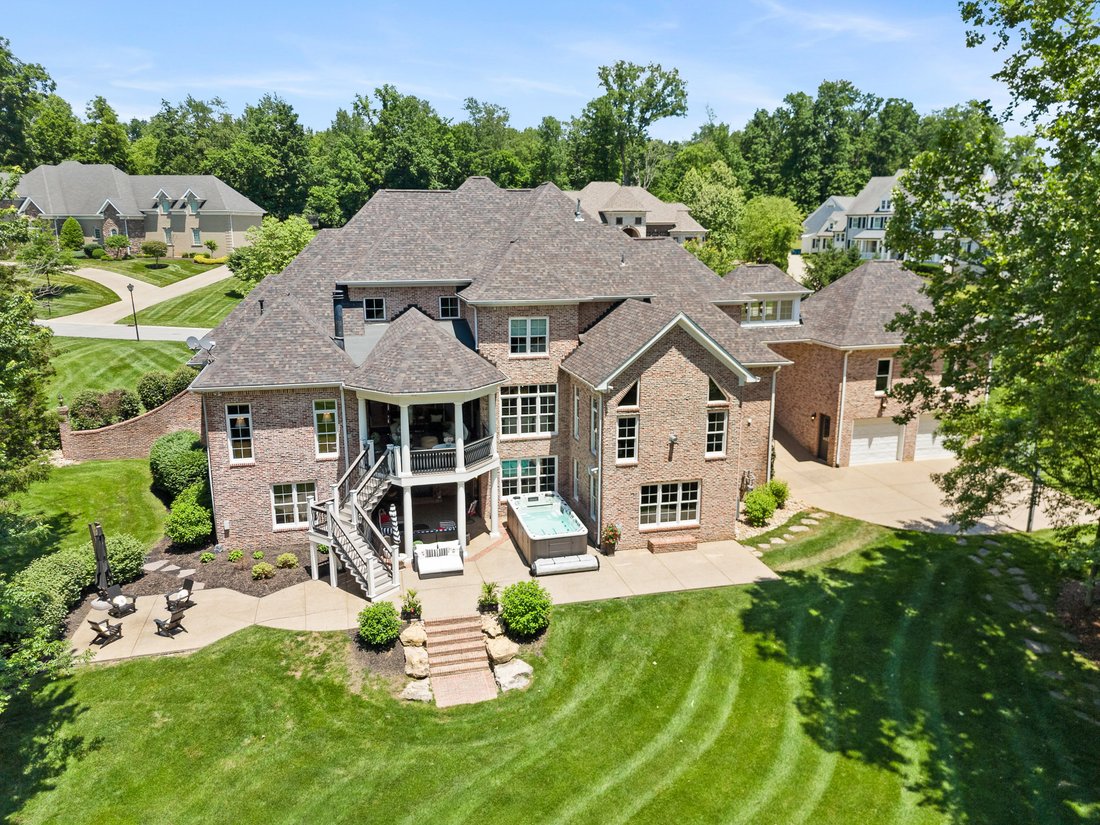 House in Watterson Park, Kentucky, United States 4 - 18039880
