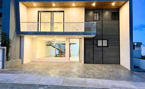 House in Santiago de Querétaro, Querétaro, Mexico 1