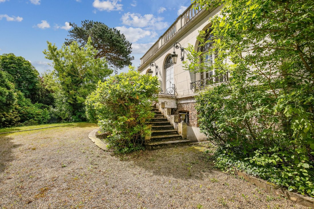 House in La Châtaigneraie-La Feuillaume Sud, La Celle-Saint-Cloud, France 1 - 18039906