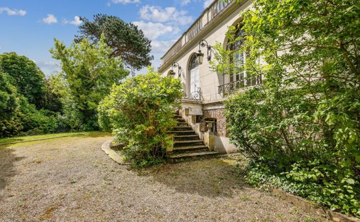 House in La Châtaigneraie-La Feuillaume Sud, La Celle-Saint-Cloud, France 1