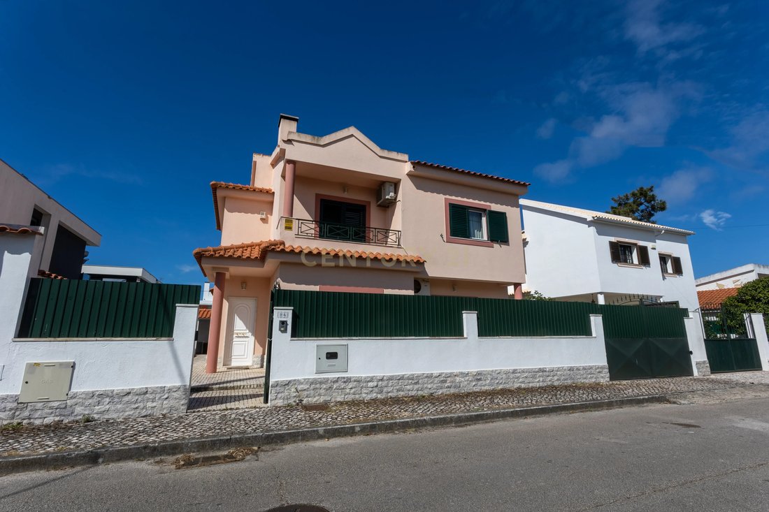 Villa in Aroeira, Charneca de Caparica e Sobreda, Portugal 2 - 18041205