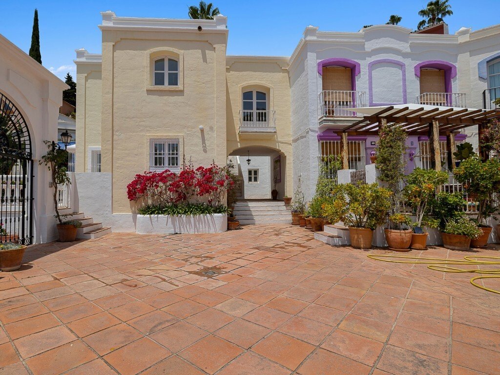 House in La Quinta, Benahavis, Andalusia 2 - 18048778