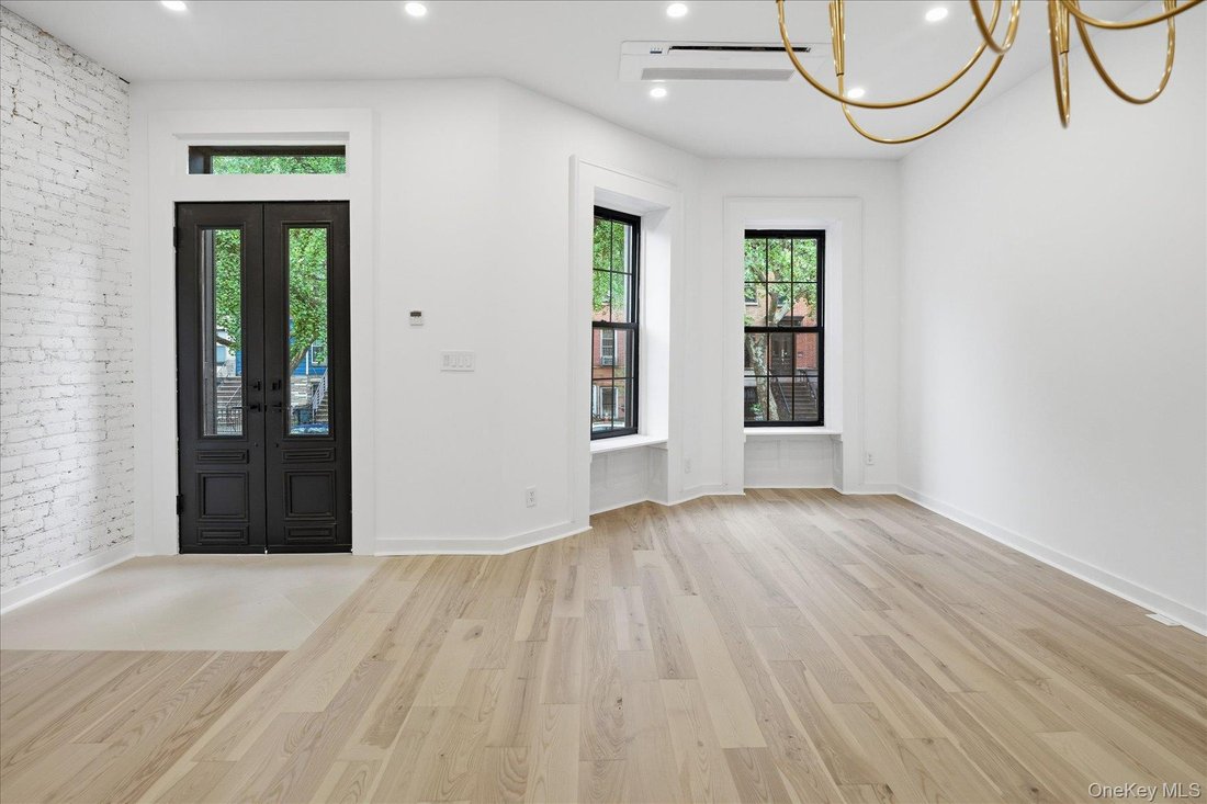 House in New York, New York, United States 3 - 18042461