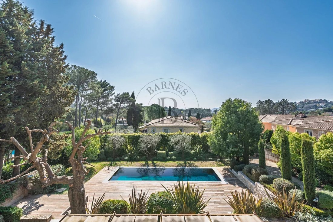 Villa in Mougins, Provence-Alpes-Côte d'Azur, France 2 - 17039104