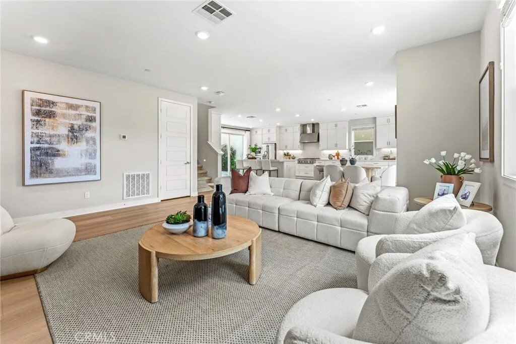 Condo in Irvine, California, United States 3 - 18019905