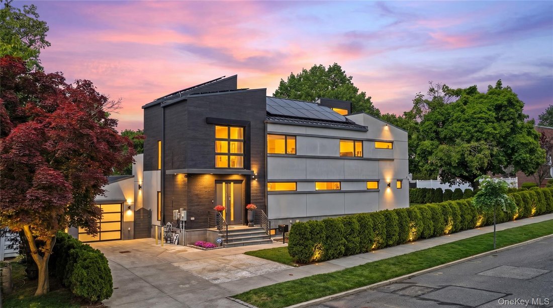 House in New York, New York, United States 1 - 18042205