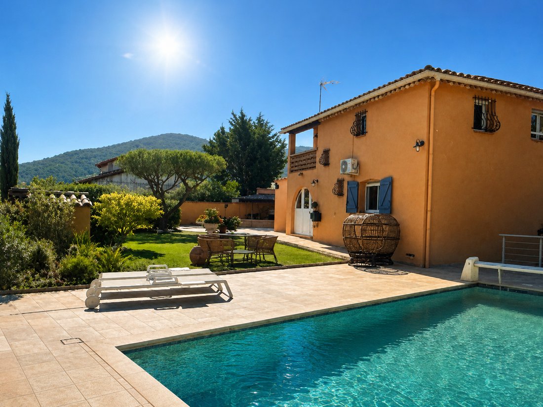 Villa in La Londe-les-Maures, Provence-Alpes-Côte d'Azur, France 2 - 17693198