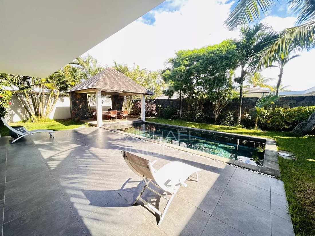 Villa in Grand Baie, Rivière du Rempart District, Mauritius 2 - 16745818
