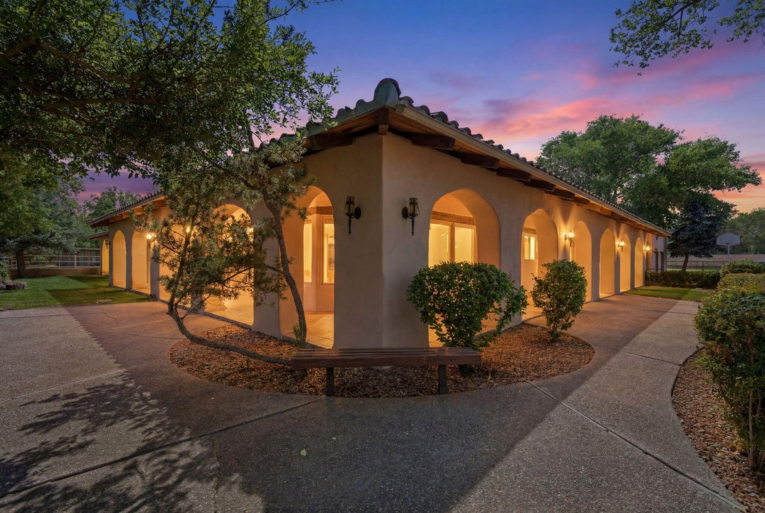 House in Albuquerque, New Mexico, United States 2 - 18040055