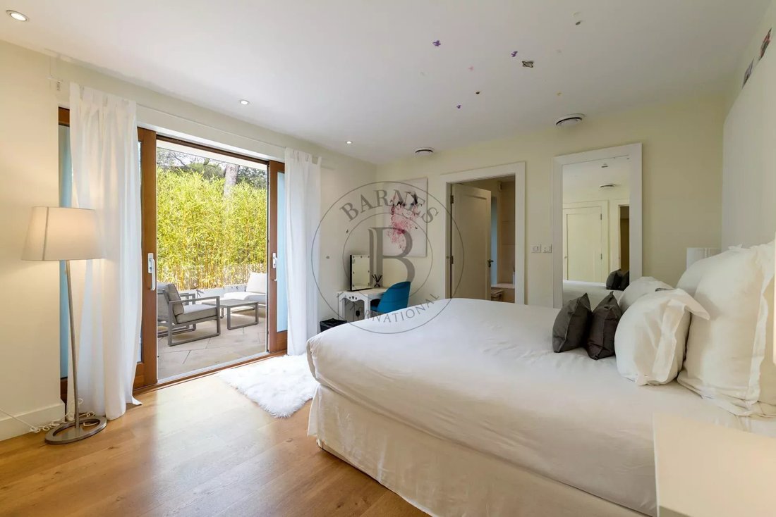 Villa in Mougins, Provence-Alpes-Côte d'Azur, France 5 - 17042835